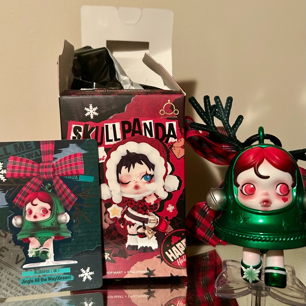 POPMART x Skullpanda “Tell Me What You Want” series Jingle All The Way (Green)